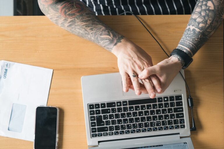 Jakie programy dla przedsiębiorstw wspierają rozwój dolnośląskiego biznesu?